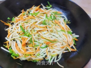 豆芽炒三丝步骤8