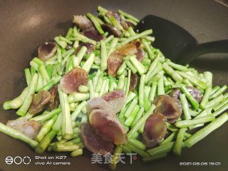 香肠炒豆角步骤4