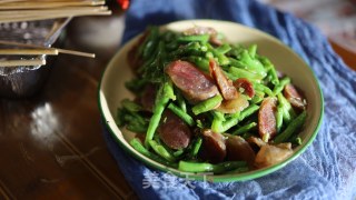 香肠炒豆角步骤6
