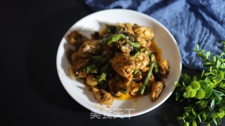 酸菜豆角烧鸡肉步骤6