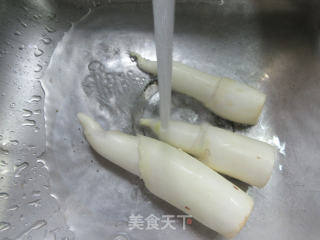 兔腿烧茭白步骤2