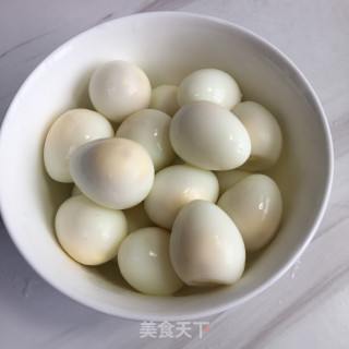 虫草花鹌鹑蛋烧鸡腿步骤2