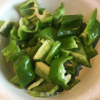 虫草花鹌鹑蛋烧鸡腿步骤5