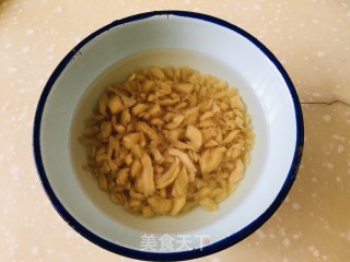 豇豆菜脯炒鸡蛋步骤3
