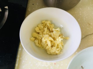 豇豆菜脯炒鸡蛋步骤6
