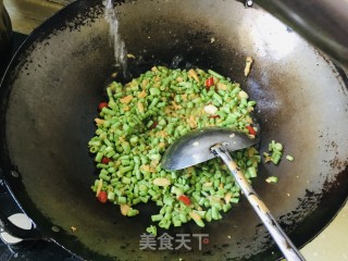 豇豆菜脯炒鸡蛋步骤11