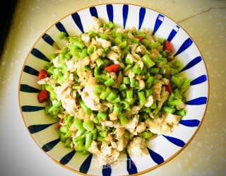 豇豆菜脯炒鸡蛋步骤15