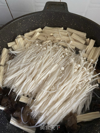腐竹烧黑木耳步骤3
