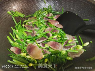 香肠炒韭苔步骤3