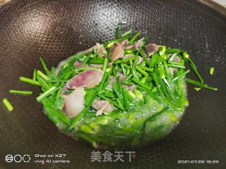 香肠炒韭苔步骤5