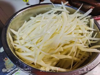 五花肉炒土豆丝步骤2