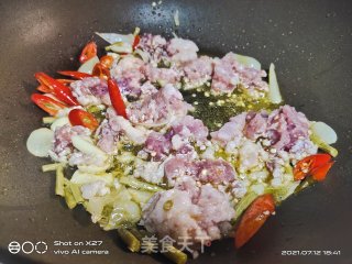 肉末炒酸豆角糟白菜步骤3
