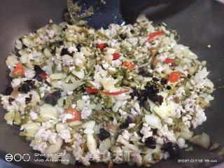 肉末炒酸豆角糟白菜步骤5