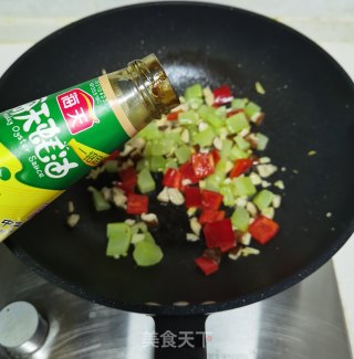香菇炒笋丁步骤8