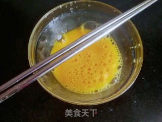 毛豆粒儿炒鸡蛋步骤3