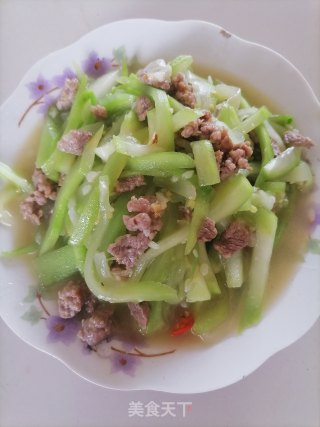 葫芦瓜炒肉步骤4