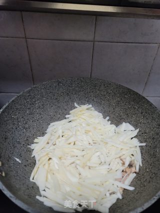 肉丝炒笋丝步骤7