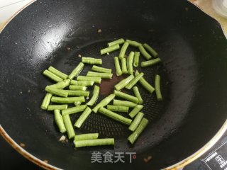 豇豆炒千张步骤3