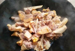 白果口蘑啤酒鸭步骤3