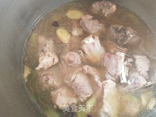 黄金勾豆角炖排骨步骤1