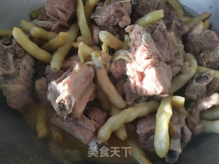 黄金勾豆角炖排骨步骤4