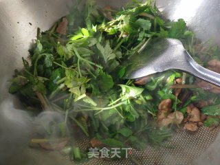 山芹菜炒肉步骤5