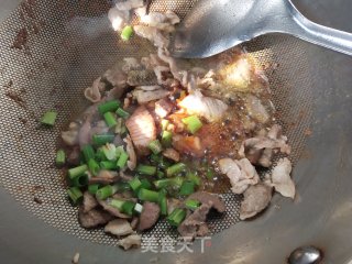 山芹菜炒肉步骤4