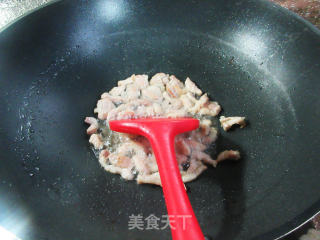 五花肉胡萝卜炒千张丝步骤4