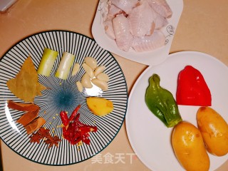 软糯可口鸡翅炖土豆步骤1