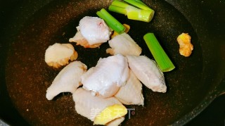 软糯可口鸡翅炖土豆步骤3