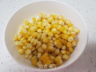 玉米粒炒洋葱土豆步骤2