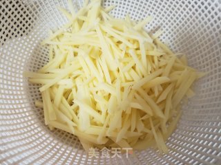玉米粒炒洋葱土豆步骤5
