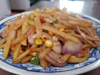 玉米粒炒洋葱土豆步骤8