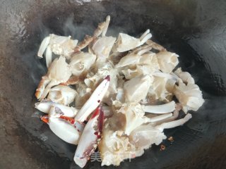 梭子蟹炒青椒步骤5