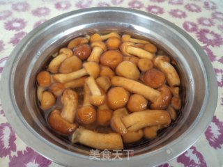滑子菇小白菜烧丸子步骤1