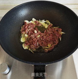 香菜梗炒牛肉步骤9