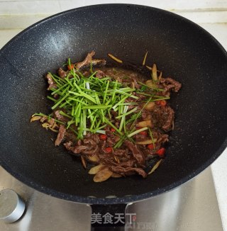 香菜梗炒牛肉步骤11