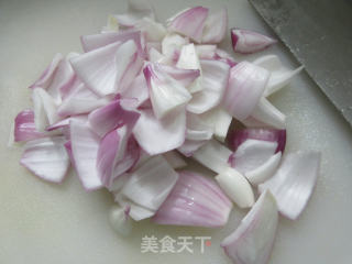 黑木耳煎鸡蛋炒洋葱步骤3