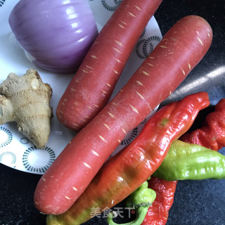 鸡腿红萝卜炖土豆步骤2