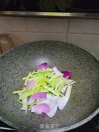 香芹洋葱炒羊肉步骤7