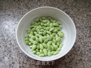 青椒毛豆炒咸菜步骤2