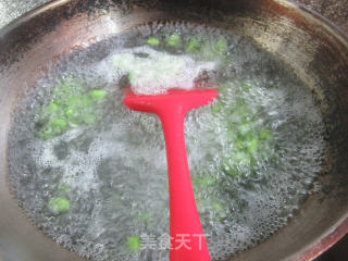 青椒毛豆炒咸菜步骤6