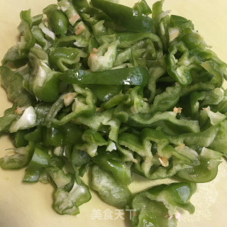 鸡蛋青椒炒虾仁步骤4