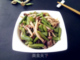 豆角烧海鲜菇步骤8