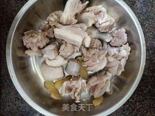 酱油焗鹅肉步骤3