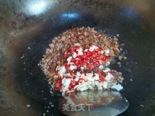 韭菜花榨菜丝炒肉步骤6