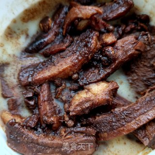 红烧回锅肉炒海鲜菇步骤7
