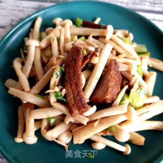 红烧回锅肉炒海鲜菇步骤17