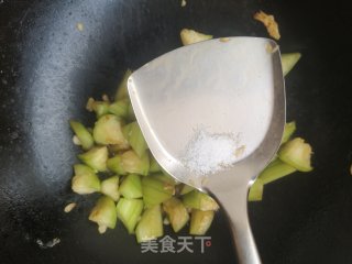 丝瓜黑木耳炒鸡蛋步骤7