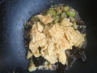 丝瓜黑木耳炒鸡蛋步骤10